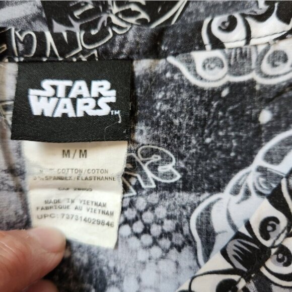 Scrub Nursing Top Lot of 2 Womens Med. Star Wars & 101 Dalmatians Uniforms - Picture 14 of 15